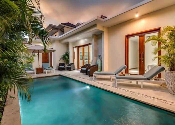 Central Seminyak, 3Br, Ensuites, Sleep 6, Peaceful
