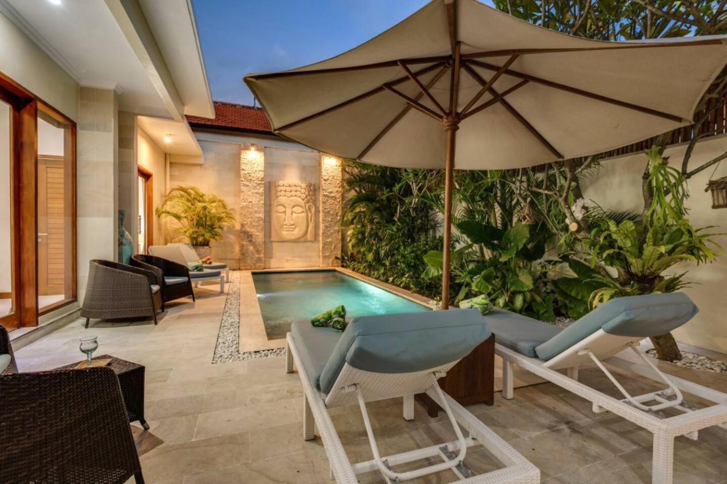 Seminyak, 3br, Ensuites, Sleep 6, Peaceful Villa *